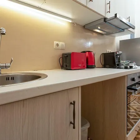 Aura Apartment *