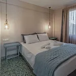 Aura Apartment *