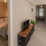 Aura Apartment *