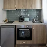 Aura Apartment *